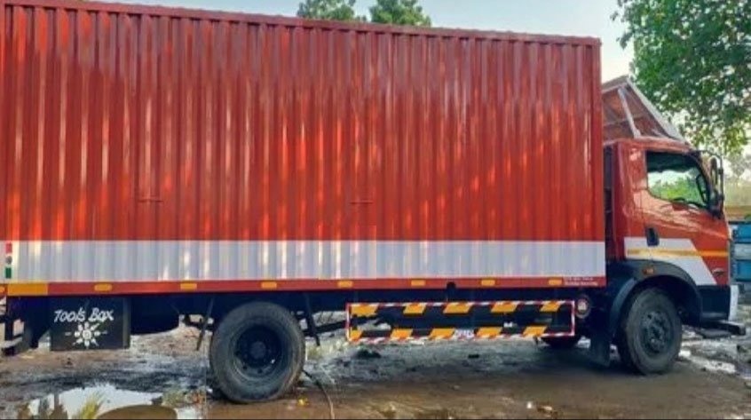 17 Feet Close Body Container